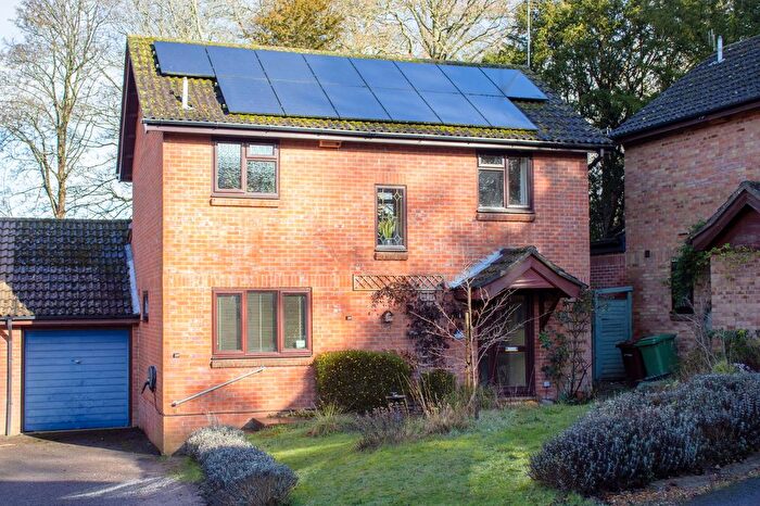 4 Bedroom Detached House For Sale In Beech Road, Alresford, SO24