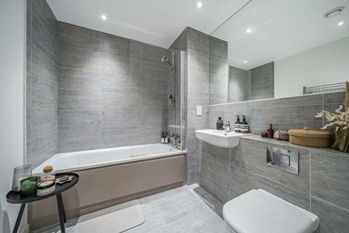 1 Bedroom Flat For Sale In Macclesfield Road, Clerkenwell, EC1V