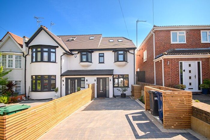 3 Bedroom Semi-Detached House To Rent In Lewes Road, North Finchley, N12