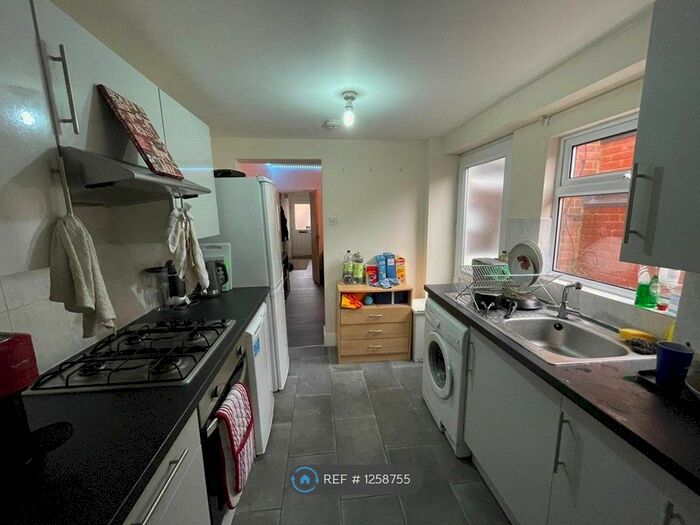 4 Bedroom Terraced House To Rent In Addington Road, Reading RG1