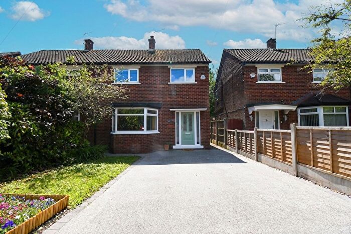 3 Bedroom Semi Detached House For Sale In Bedford Road, Eccles, M30