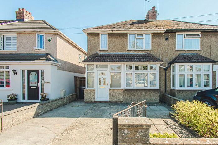 3 Bedroom Semi Detached House For Sale In Bessemer Road West, Swindon, SN2