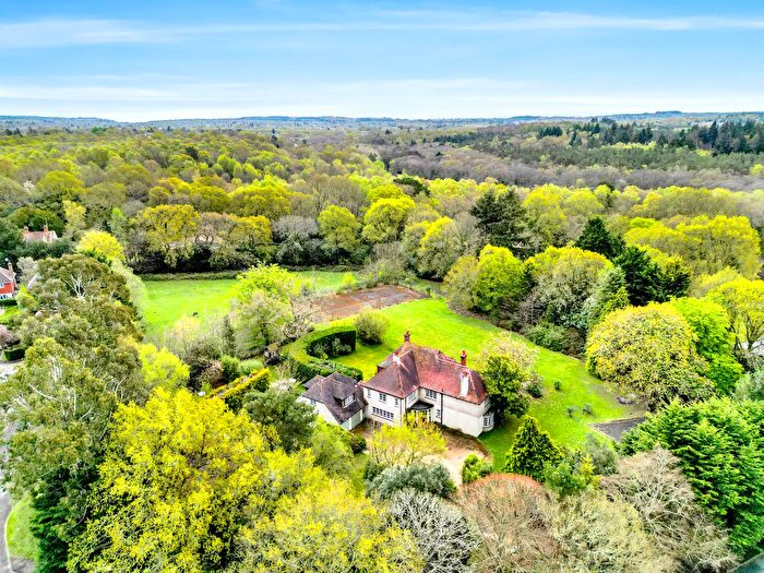 5 Bedroom Detached House For Sale In Lynchborough Road, Passfield, GU30