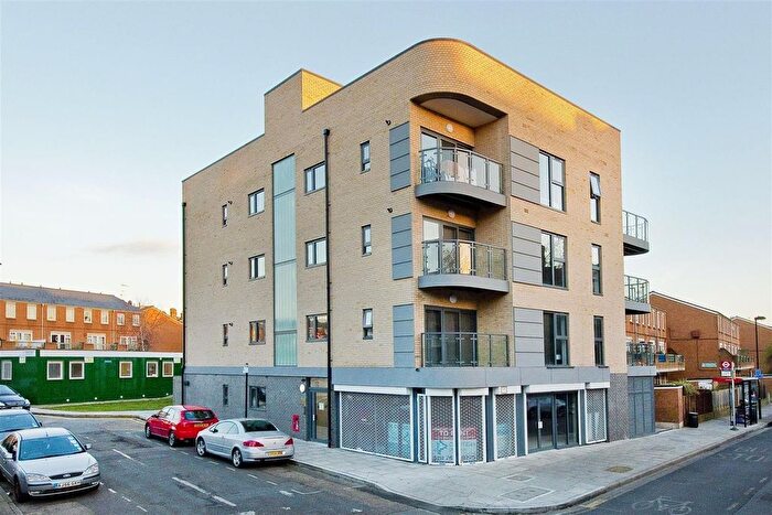 1 Bedroom Flat To Rent In Boleyn Road, London, N16