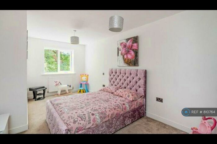 5 Bedroom Detached House To Rent In St. Bernards Road, Solihull, B92