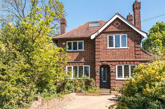 5 Bedroom Detached House For Sale In Hillcrest Gardens, Esher, KT10