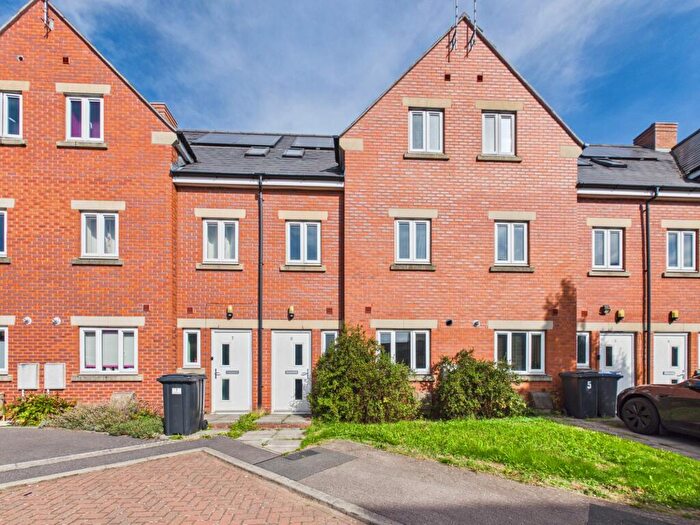 3 Bedroom Terraced House For Sale In Langham Close, Hinckley, LE10