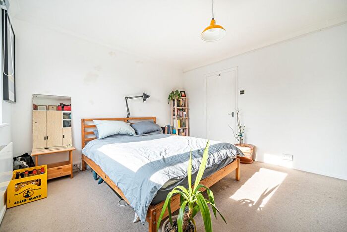 1 Bedroom Flat For Sale In Southcote Road, Reading, Berkshire, RG30