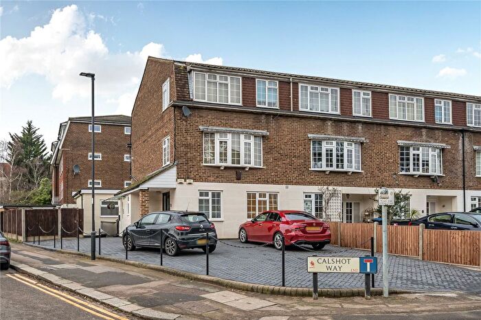 2 Bedroom Flat To Rent In Calshot Way, Enfield, EN2
