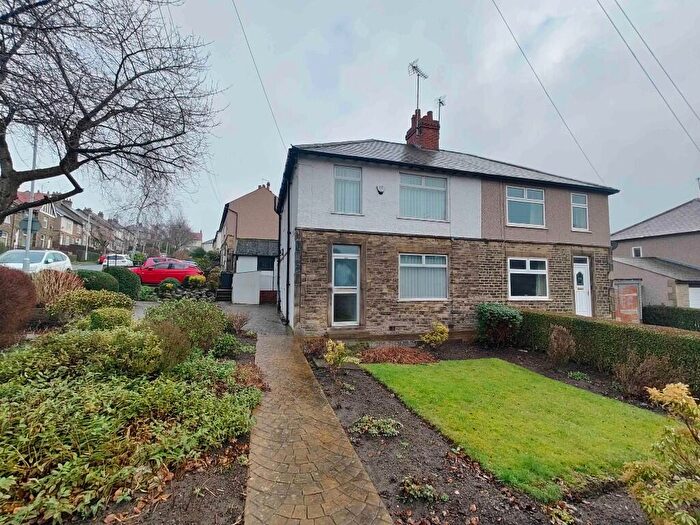 3 Bedroom Semi Detached House For Sale In Bradford Road, Bailiff Bridge, HD6