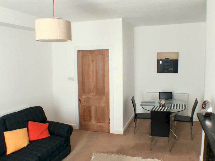 1 Bedroom Flat To Rent In West Newington Place, Newington, Edinburgh, EH9