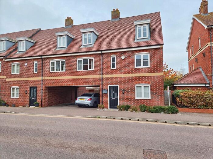 4 Bedroom Town House For Sale In Brooklands Avenue, Wixams, Bedfordshire, MK42