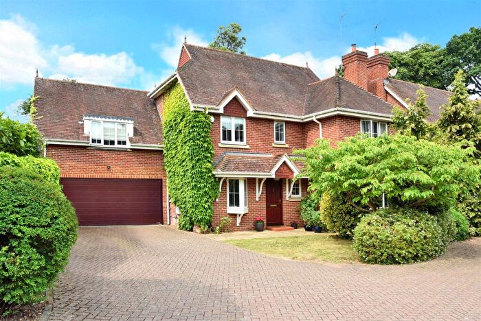 5 Bedroom Detached House To Rent In Lower Sand Hills, Long Ditton, Surbiton, KT6