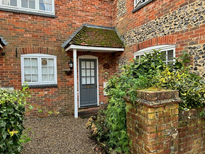 2 Bedroom Flat To Rent In Flat, The Gallery, Ramsbury, SN8
