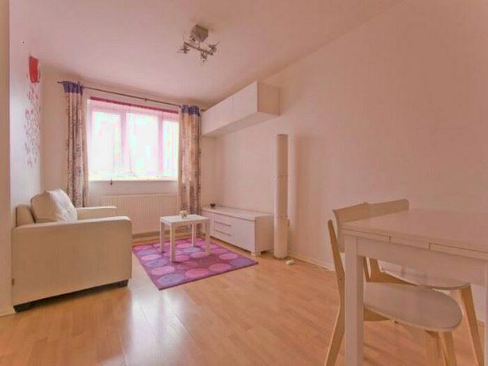 1 Bedroom Flat To Rent In Bream Close, London, N17