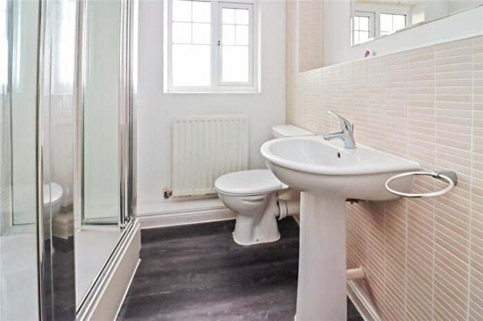 2 Bedroom Flat For Sale In Dunns Way, Blaydon-on-Tyne, NE21