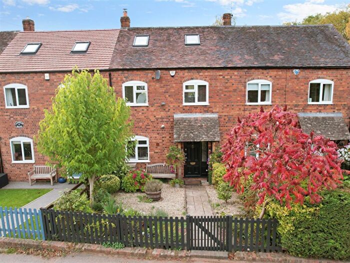 3 Bedroom Cottage For Sale In Hurcott Village, Kidderminster, DY10