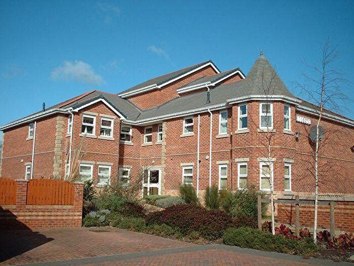 2 Bedroom Apartment To Rent In Barrowby View, Garforth, Leeds, LS25