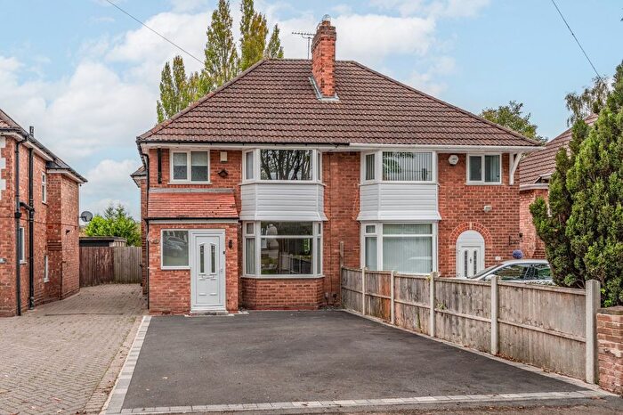 3 Bedroom Semi-detached House For Sale In Coombes Lane, Birmingham, West Midlands, B31