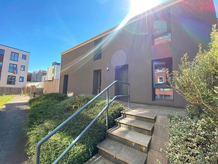 1 Bedroom Apartment To Rent In Trinity Apartments, Bristol, BS2