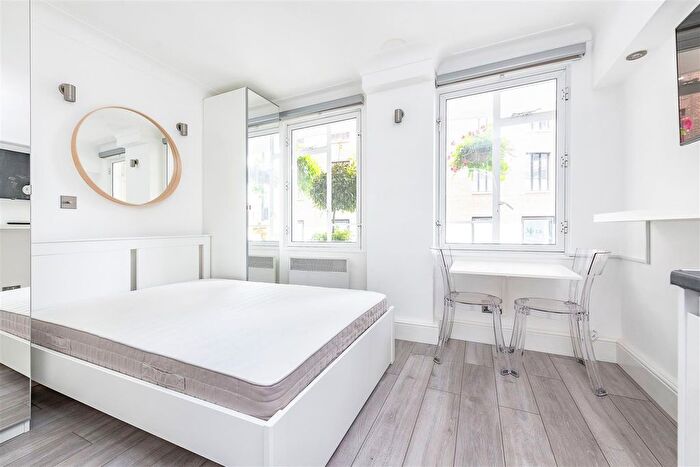 Studio To Rent In Buckingham Gate, Westminster London, SW1E