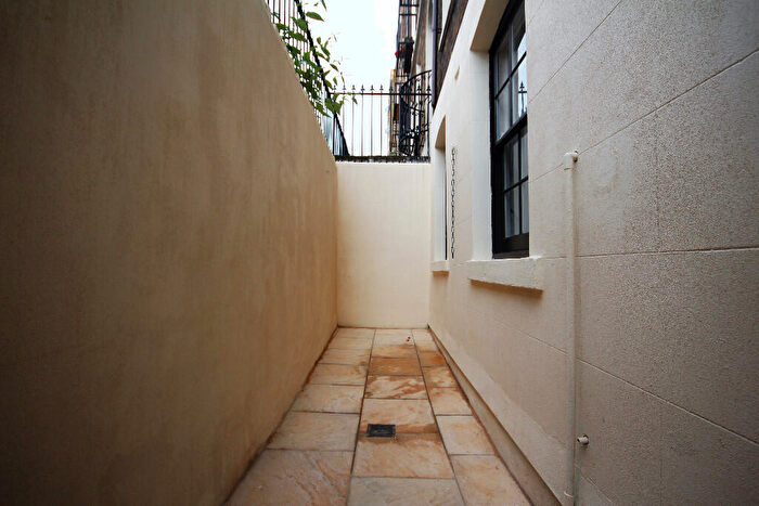 1 Bedroom Flat To Rent In Lion Mills, Hackney Road, London, E2
