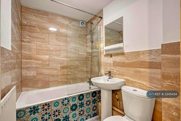 1 Bedroom Flat To Rent In Slade Walk, London, SE17