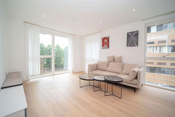 1 Bedroom Flat To Rent In Broxburn House, Bathgate Place, London, W13