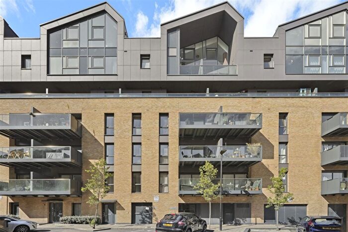 1 Bedroom Flat For Sale In Collendale Road, London, E17