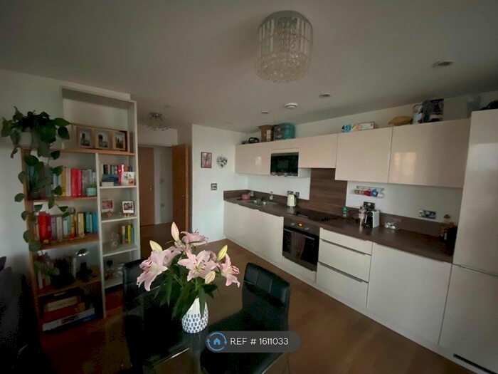 2 Bedroom Flat To Rent In Sienna Alto, London, SE13