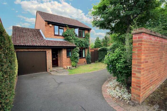 3 Bedroom Detached House To Rent In Cheviot Drive, Fleet, GU51