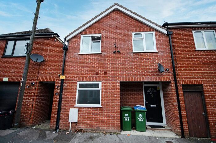 3 Bedroom Terraced House To Rent In Lyon Street, Southampton, SO14