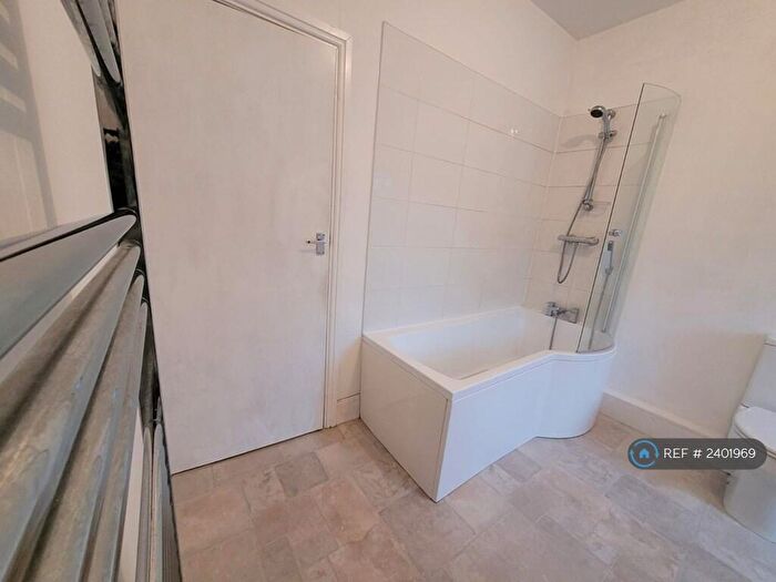 1 Bedroom Flat To Rent In Liverpool Road, Irlam, Manchester, M44