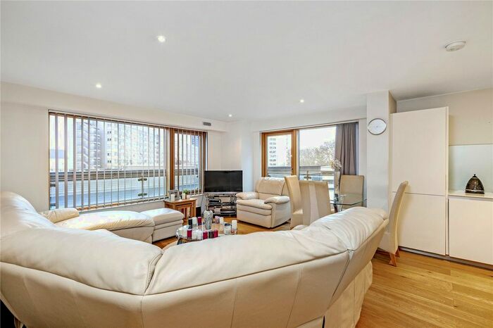 2 Bedroom Flat To Rent In Hardwicks Square, Wandsworth, London, SW18