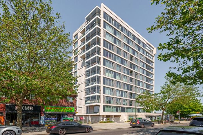 2 Bedroom Apartment To Rent In Acton Walk London, N20
