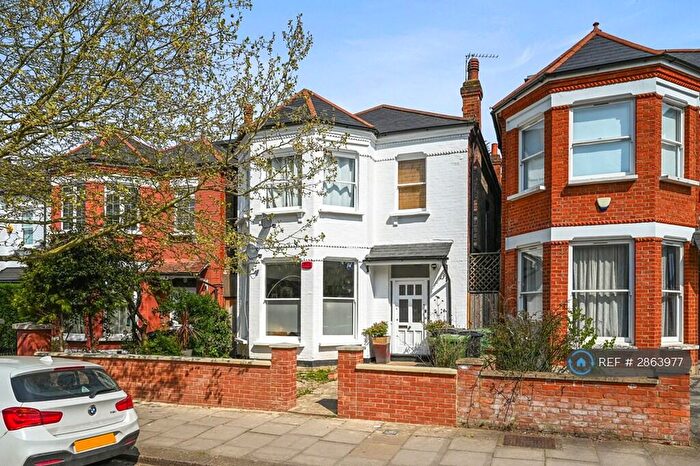 3 Bedroom Maisonette To Rent In Fordwych Road, London, NW2