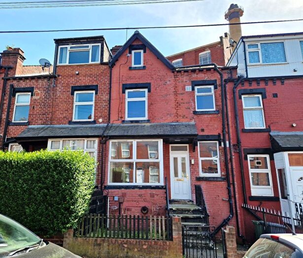 2 Bedroom Terraced House For Sale In Bexley Grove, Leeds, LS8