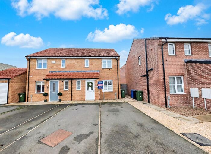 3 Bedroom Semi-Detached House For Sale In Links Drive, Humberston, DN36