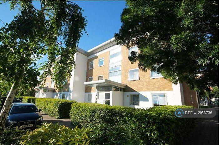 2 Bedroom Flat To Rent In Swansea Court, London, E16