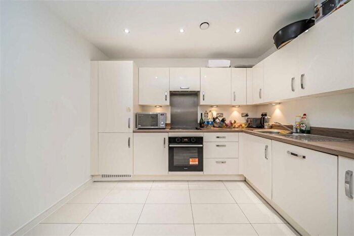 2 Bedroom Flat To Rent In Cable Walk, Cable Walk, SE10