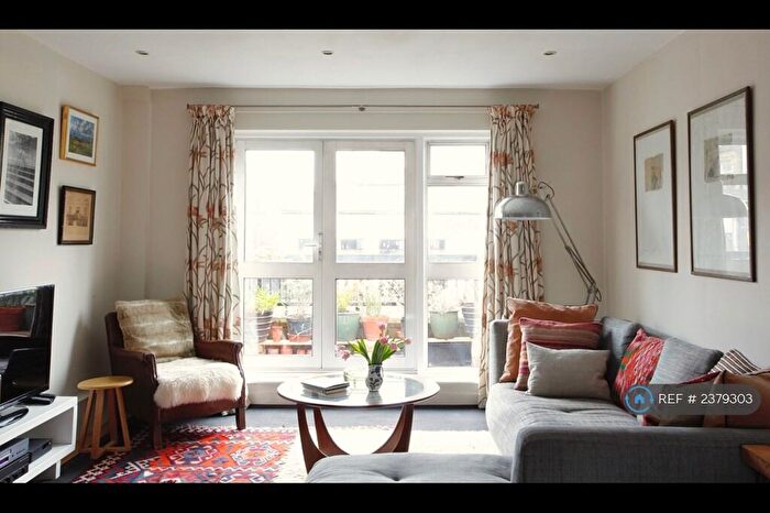 3 Bedroom Maisonette To Rent In Templeton Close, London, N16