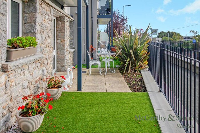 1 Bedroom Apartment For Sale In Plas Glanrafon, Bangor Road, Benllech, Tyn-y-Gongl, Anglesey, Gwynedd, LL74