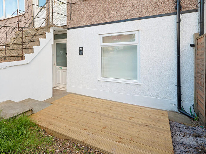 1 Bedroom Flat For Sale In Oval Road, Croydon, CR0