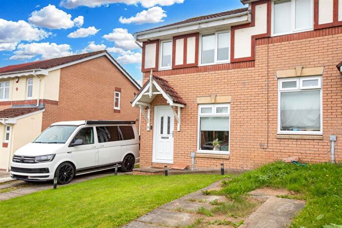 2 Bedroom End Of Terrace House For Sale In Underwood Drive, Newmains, Wishaw, ML2