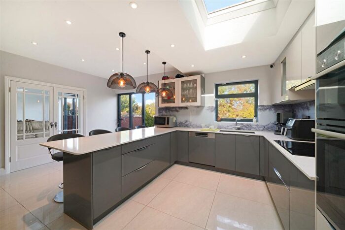 5 Bedroom Semi Detached House To Rent In Campden Crescent, Wembley, HA0