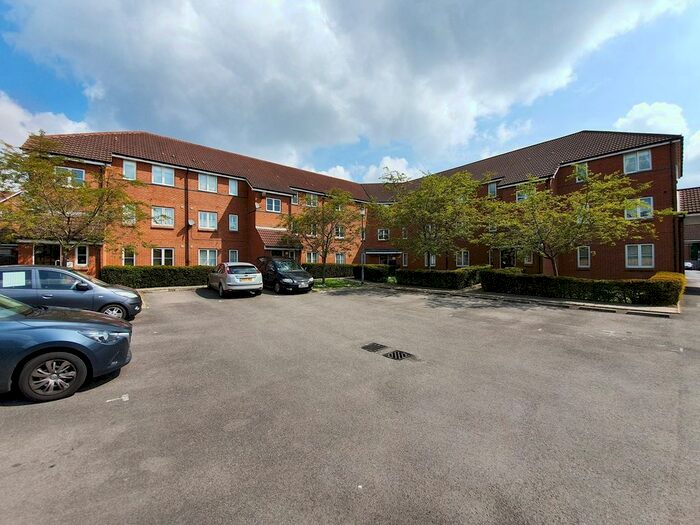 2 Bedroom Flat To Rent In Layton Street, Welwyn Garden City, AL7