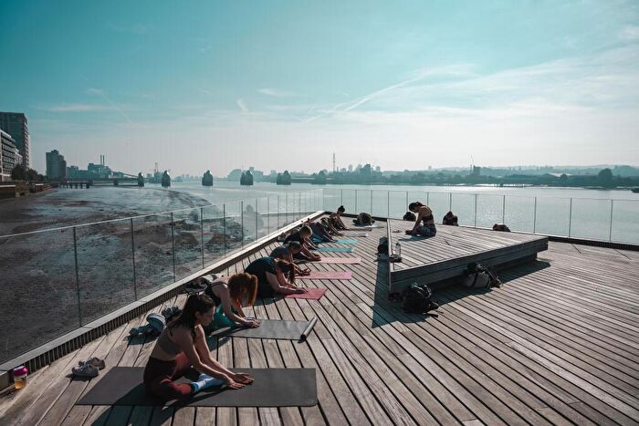 1 Bedroom Apartment For Sale In Starboard Way, London, E16