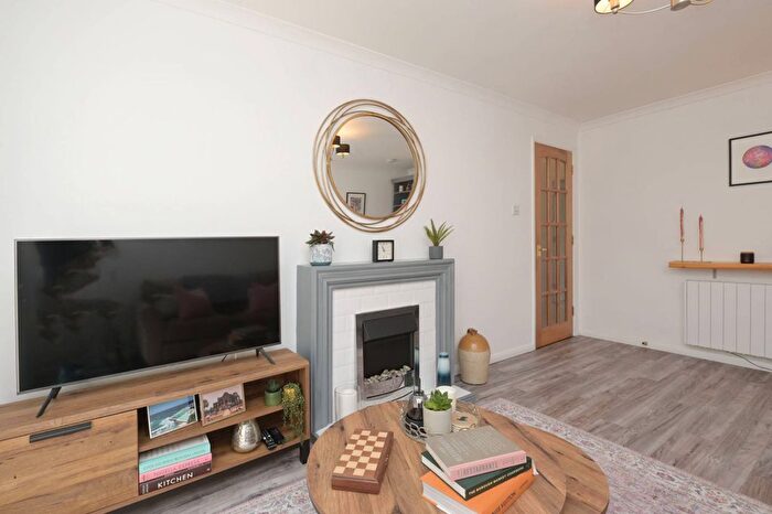 1 Bedroom Flat For Sale In Hopetoun Crescent, Broughton, Edinburgh, EH7