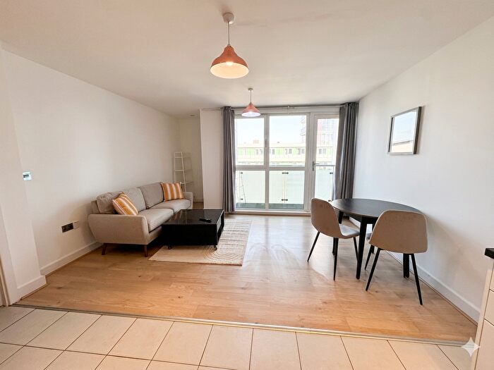 1 Bedroom Flat For Sale In High Street, London, E15