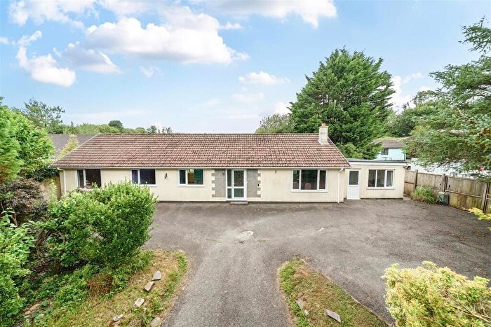5 Bedroom Bungalow For Sale In Pipers Pool, Launceston, PL15